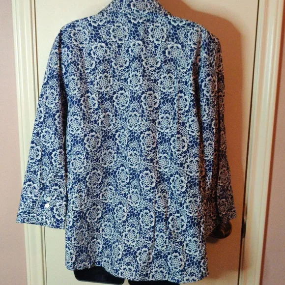 Foxcroft Navy Blue White Floral Cotton 3/4 Sleeves Non Iron Size 14 - Picture 3 of 4